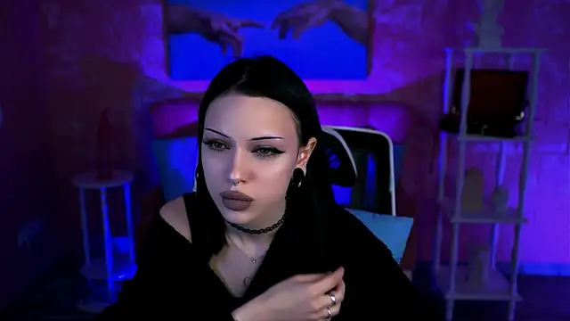 MiaCain online show from September 18, 2025, 12:19 pm