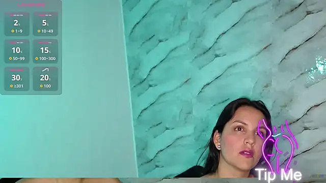 Snapshot of Daniwhatson chatting on December 19, 2025, 5:21 am Daniwhatson online show from December 19, 2025, 5:21 am