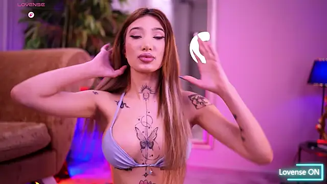 Snapshot of SiennaJayden chatting on January 9, 2026, 10:28 pm SiennaJayden online show from January 9, 2026, 10:28 pm