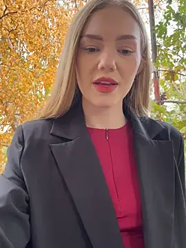 MilaMoone online show from October 24, 2025, 11:09 am