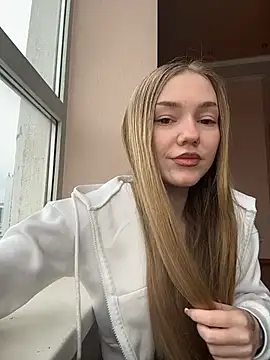 Snapshot of MilaMoone chatting on March 5, 2026, 11:07 am MilaMoone online show from March 5, 2026, 11:07 am