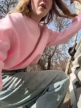 Snapshot of MilaMoone chatting on March 19, 2026, 11:10 am MilaMoone online show from March 19, 2026, 11:10 am