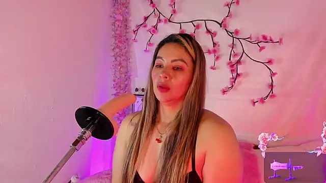 chubbyZoe online show from October 31, 2025, 2:41 am