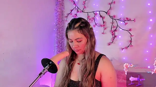 chubbyZoe online show from October 28, 2025, 10:41 pm