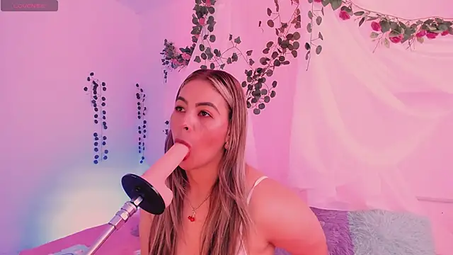 chubbyZoe online show from November 5, 2025, 2:42 pm