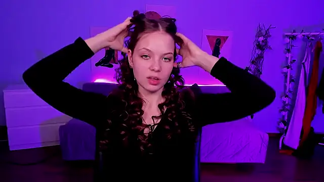 BetsyKiss online show from April 28, 2026, 5:06 pm