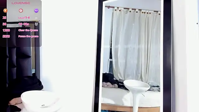 Snapshot of ArexBlakk chatting on November 25, 2025, 12:38 pm ArexBlakk online show from November 25, 2025, 12:38 pm