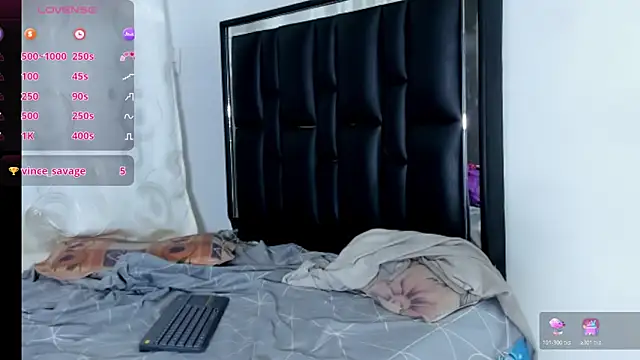 Snapshot of ArexBlakk chatting on November 6, 2025, 4:44 pm ArexBlakk online show from November 6, 2025, 4:44 pm