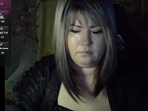 YuliiaSan online show from November 10, 2025, 4:17 am