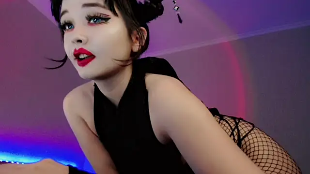 Snapshot of Dazzl1ngFire chatting on October 19, 2025, 3:04 pm Dazzl1ngFire online show from October 19, 2025, 3:04 pm