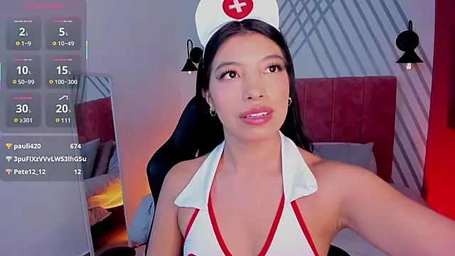 Snapshot of Tiffany_Low chatting on October 9, 2025, 2:17 pm Tiffany Low online show from October 9, 2025, 2:17 pm