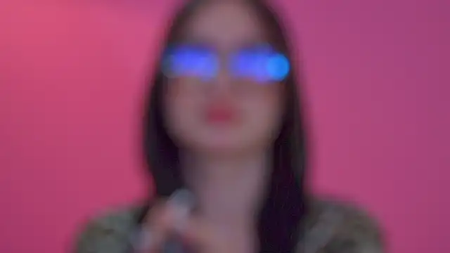 Snapshot of AnneAvery chatting on November 15, 2025, 6:28 am AnneAvery online show from November 15, 2025, 6:28 am