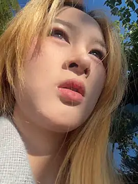 yuki june online show from November 20, 2025, 7:53 am