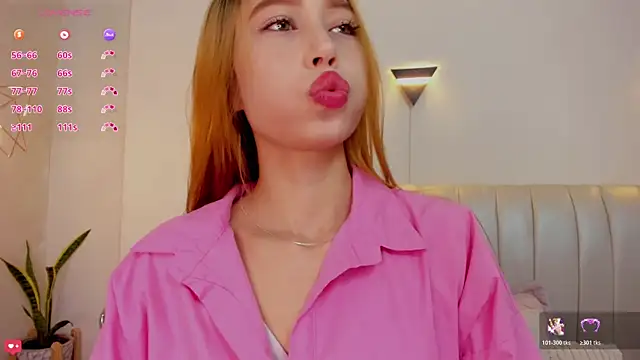 Snapshot of Naomi_Rousse chatting on July 8, 2026, 1:12 pm Naomi Rousse online show from July 8, 2026, 1:12 pm