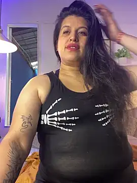 Snapshot of Andrea_secret_ chatting on June 27, 2026, 12:00 pm Andrea secret online show from June 27, 2026, 12:00 pm
