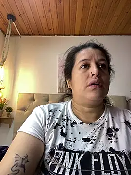 Snapshot of Andrea_secret_ chatting on August 8, 2026, 1:51 pm Andrea secret online show from August 8, 2026, 1:51 pm