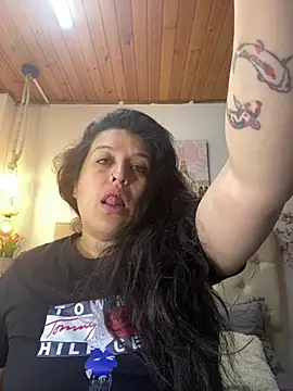 Snapshot of Andrea_secret_ chatting on August 7, 2026, 1:50 pm Andrea secret online show from August 7, 2026, 1:50 pm