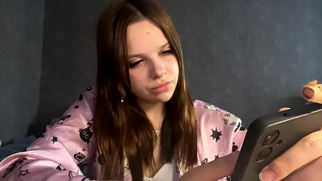 Vickypiki online show from September 25, 2025, 2:12 pm