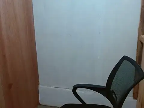 Snapshot of yoursexyladyLory19 chatting on November 10, 2025, 2:00 pm yoursexyladyLory19 online show from November 10, 2025, 2:00 pm