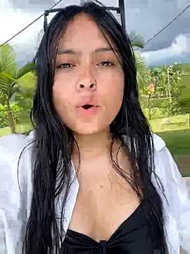 Snapshot of Karla_1-2 chatting on November 30, 2025, 4:52 pm Karla 1-2 online show from November 30, 2025, 4:52 pm