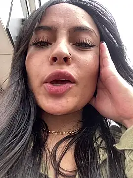 Snapshot of Karla_1-2 chatting on November 5, 2025, 6:55 pm Karla 1-2 online show from November 5, 2025, 6:55 pm