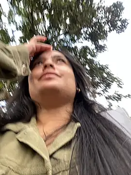 Snapshot of Karla_1-2 chatting on November 25, 2025, 9:37 pm Karla 1-2 online show from November 25, 2025, 9:37 pm