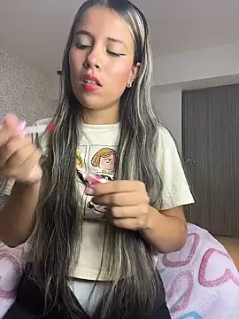 Snapshot of EMILIIA_RICHTER__ chatting on November 11, 2025, 5:19 pm EMILIIA RICHTER online show from November 11, 2025, 5:19 pm