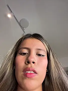 Snapshot of EMILIIA_RICHTER__ chatting on December 4, 2025, 7:24 pm EMILIIA RICHTER online show from December 4, 2025, 7:24 pm