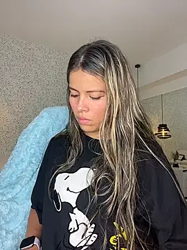 Snapshot of EMILIIA_RICHTER__ chatting on November 26, 2025, 11:43 am EMILIIA RICHTER online show from November 26, 2025, 11:43 am