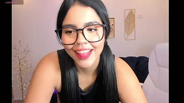 Mila blaze online show from November 7, 2025, 2:05 am