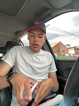 Snapshot of mattebret11 chatting on September 18, 2025, 7:39 pm mattebret11 online show from September 18, 2025, 7:39 pm