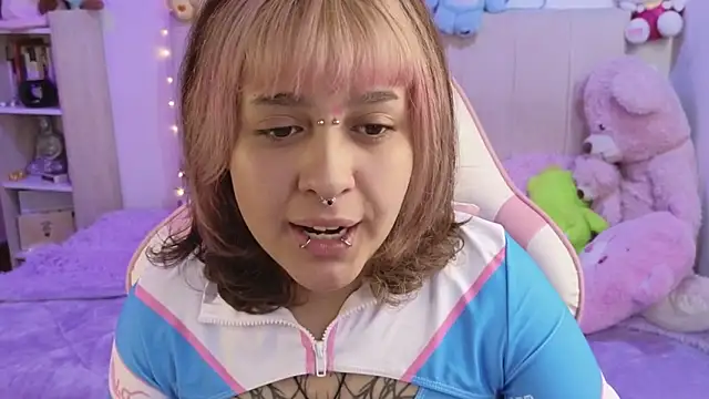 NekoWaifu online show from May 3, 2026, 2:42 pm