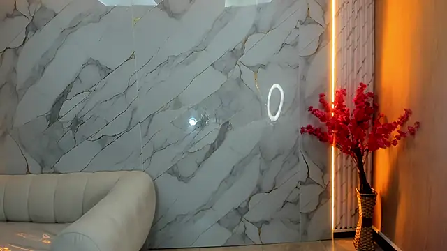 Isabella Blondetf online show from October 10, 2025, 8:09 pm