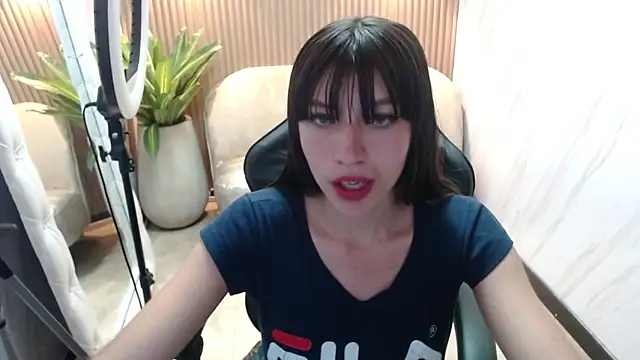 Isabella Blondetf online show from November 15, 2025, 12:53 pm