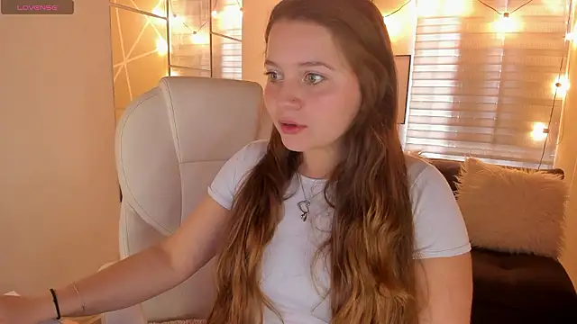 sophiee09  online show from February 13, 2026, 1:44 pm