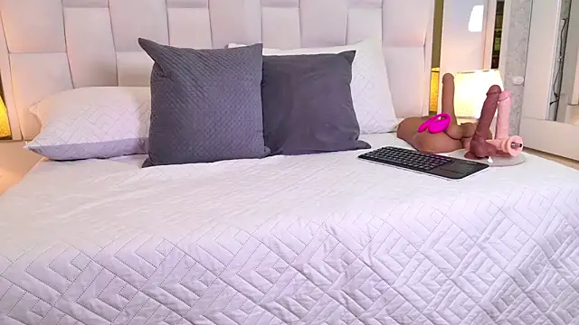 paulina cano online show from December 17, 2025, 7:08 pm