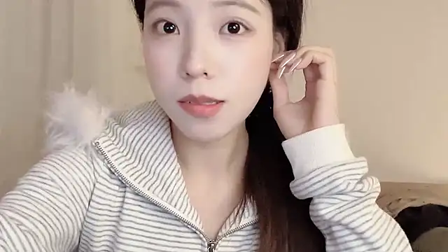 Snapshot of Meng_777 chatting on November 18, 2025, 11:02 am Meng 777 online show from November 18, 2025, 11:02 am