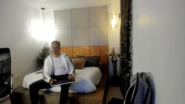 Snapshot of JacobDraven chatting on November 16, 2025, 3:33 am JacobDraven online show from November 16, 2025, 3:33 am