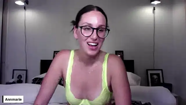 annmarieferrara online show from May 6, 2026, 2:48 am