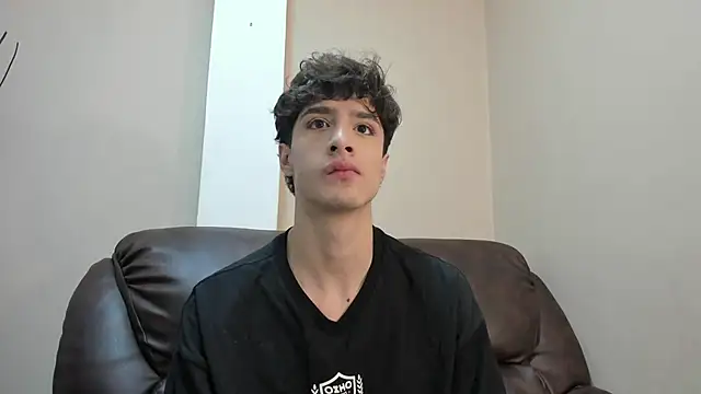 Xam Collen online show from November 4, 2025, 3:38 pm