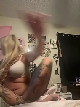 Snapshot of tattoobarbiexox chatting on October 14, 2025, 10:27 am tattoobarbiexox online show from October 14, 2025, 10:27 am