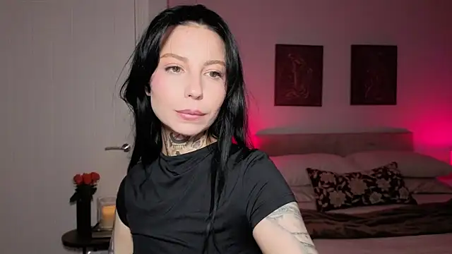 jeans-and-peach online show from November 20, 2025, 8:42 pm