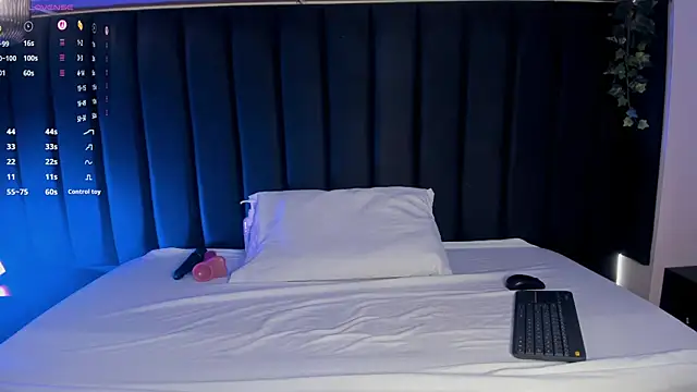 Snapshot of Cristina_joy chatting on October 22, 2025, 12:15 pm Cristina joy online show from October 22, 2025, 12:15 pm