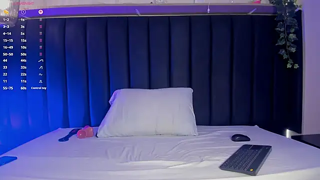 Snapshot of Cristina_joy chatting on October 17, 2025, 12:29 pm Cristina joy online show from October 17, 2025, 12:29 pm