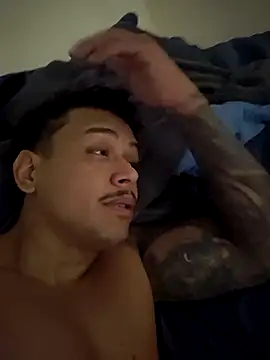 maicon9339 online show from November 9, 2025, 4:38 am