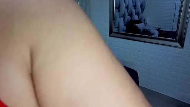 sofiagutierrez   online show from December 1, 2025, 2:01 am