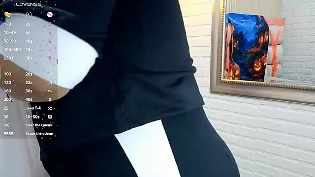 sofiagutierrez   online show from October 13, 2025, 3:57 pm