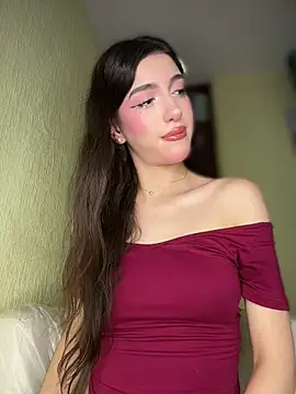 Emily-hottson online show from June 21, 2026, 1:55 am