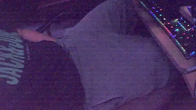 Snapshot of xderox318 chatting on September 20, 2025, 8:14 pm xderox318 online show from September 20, 2025, 8:14 pm