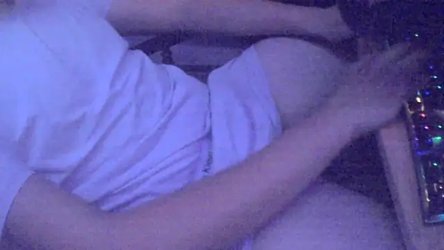 Snapshot of xderox318 chatting on September 21, 2025, 9:31 pm xderox318 online show from September 21, 2025, 9:31 pm